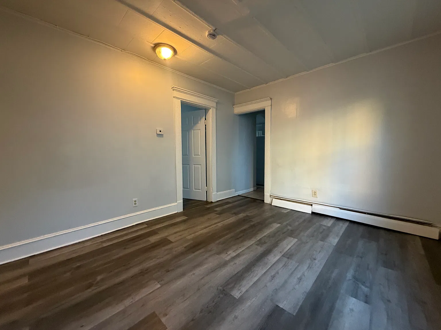 3 bed, 1000 sqft, $1,395 — Photo 2