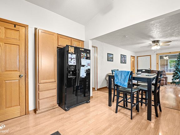 4th image of 413 S May St