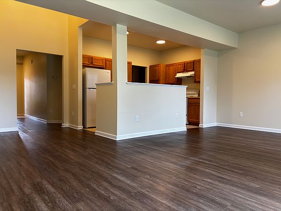 3rd image of 353 Channing Dr