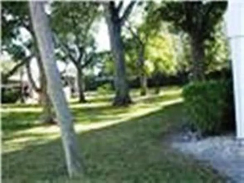 2 bed, 874 sqft, $1,595 — Photo 3