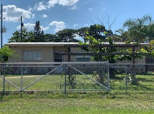 9000 90th St, Seminole, FL 33777