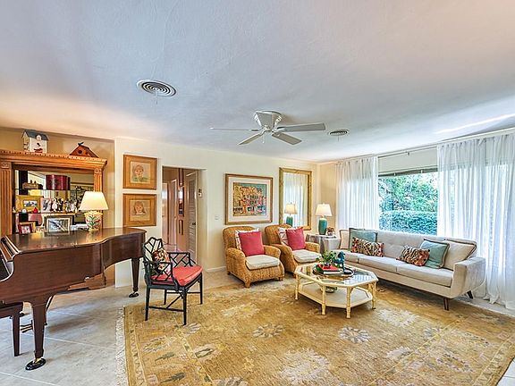 5th image of 549 Camelia Ln