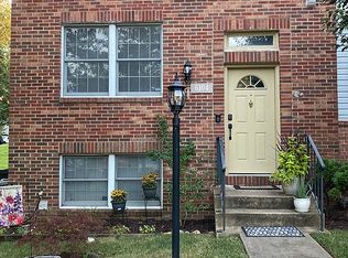 6104 Gardenia Ct, Alexandria, VA