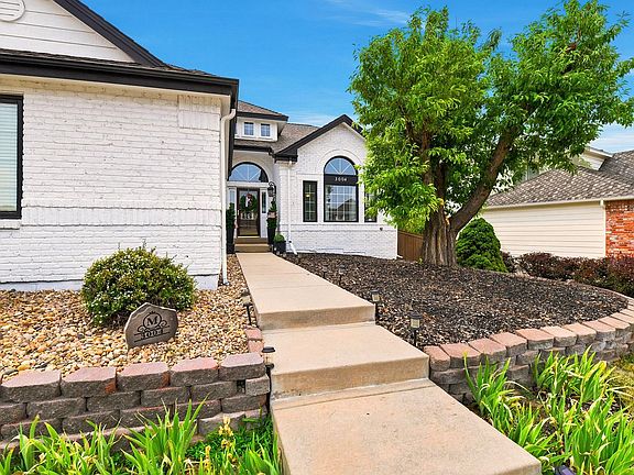 2nd image of 3004 Ravenhill Cir