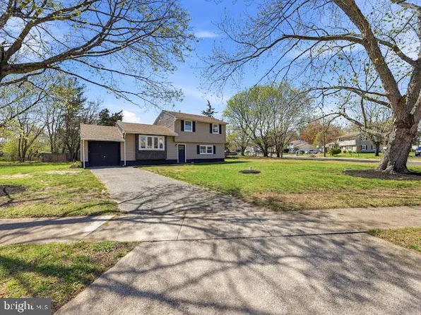 1921 Mountain Dr, Millville, NJ 08332