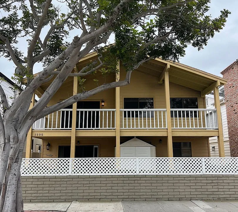 1505 E Balboa Blvd #B
