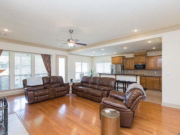 5th image of 2953 Majestic Oaks Ave