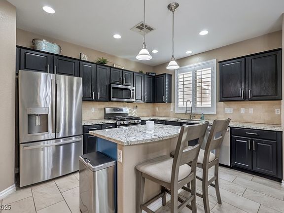 2nd image of 7234 Regent Pond St