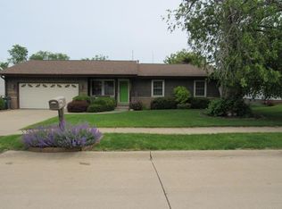 2204 Deb Ann Ln NE, Cedar Rapids, IA 52402