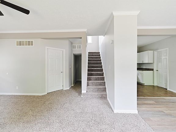 5th image of 1422 Marine St