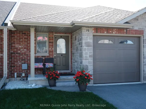 25 Hillside Meadow Dr, Quinte West, ON K8V 0J5