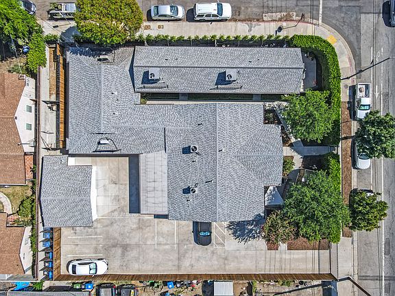 5th image of 7304 N Woodley Ave #7304