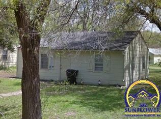 233 SE 35th Ter, Topeka, KS 66605