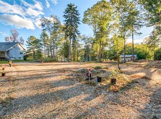 8 Captains Dr, Yarmouth, ME 04096