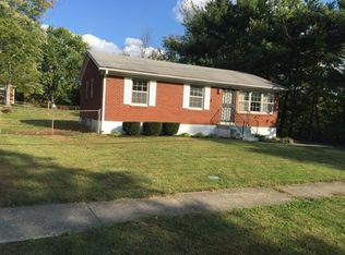 9109 Cinderella Ln, Louisville, KY 40229