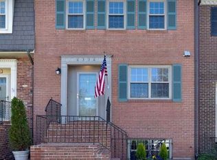 6336 Golf Course Sq, Alexandria, VA 22307