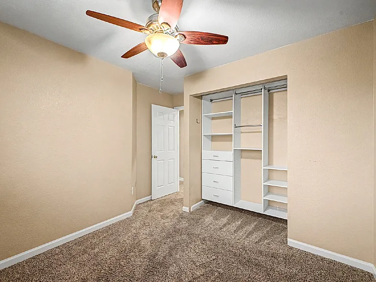 2073 W Hillside Ave — Photo 15