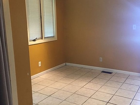4th image of 762 Tulip Ln
