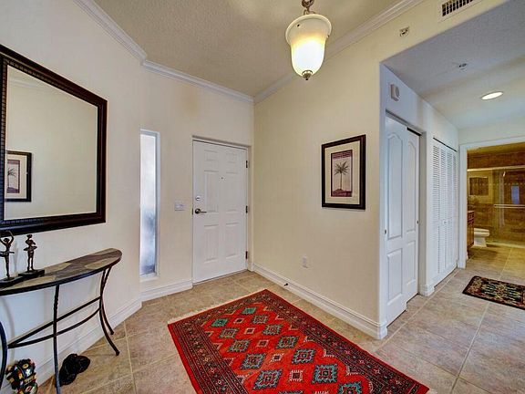 5th image of 3205 S Washington Ave Unit 901