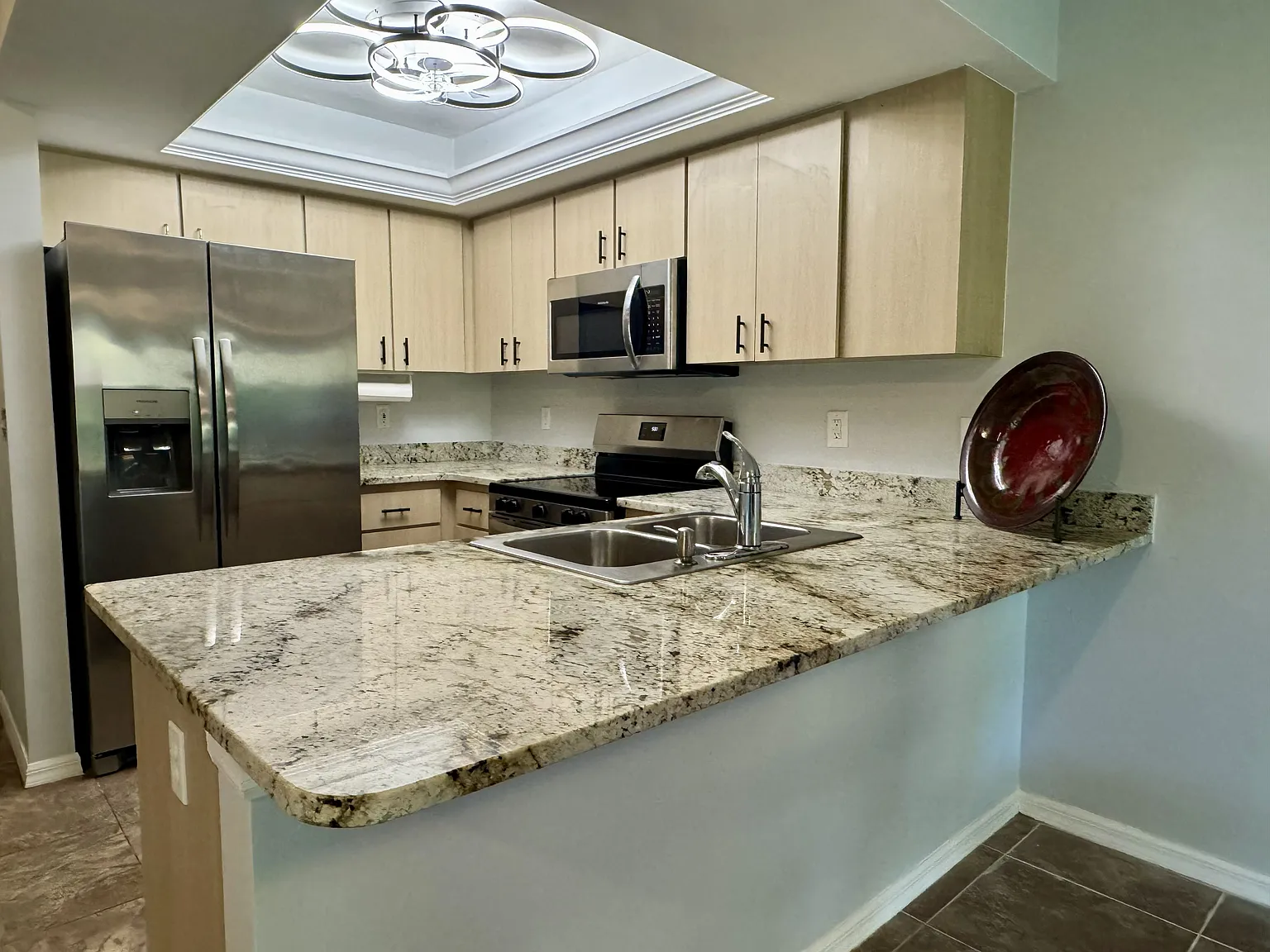 2 bed, 1200 sqft, $1,950 — Photo 2