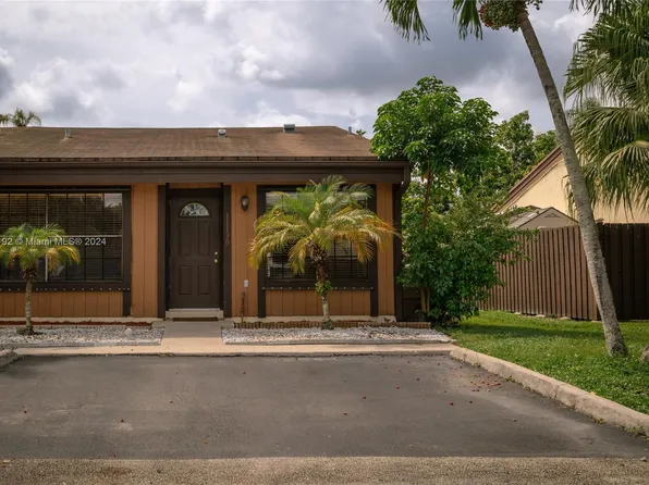 11130 Redwood Ave #11130, Hollywood, FL 33026