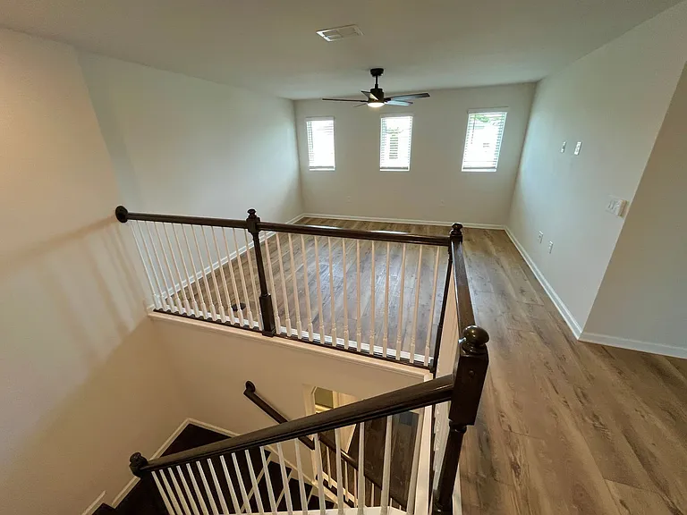 406 Sofia Ln — Photo 7