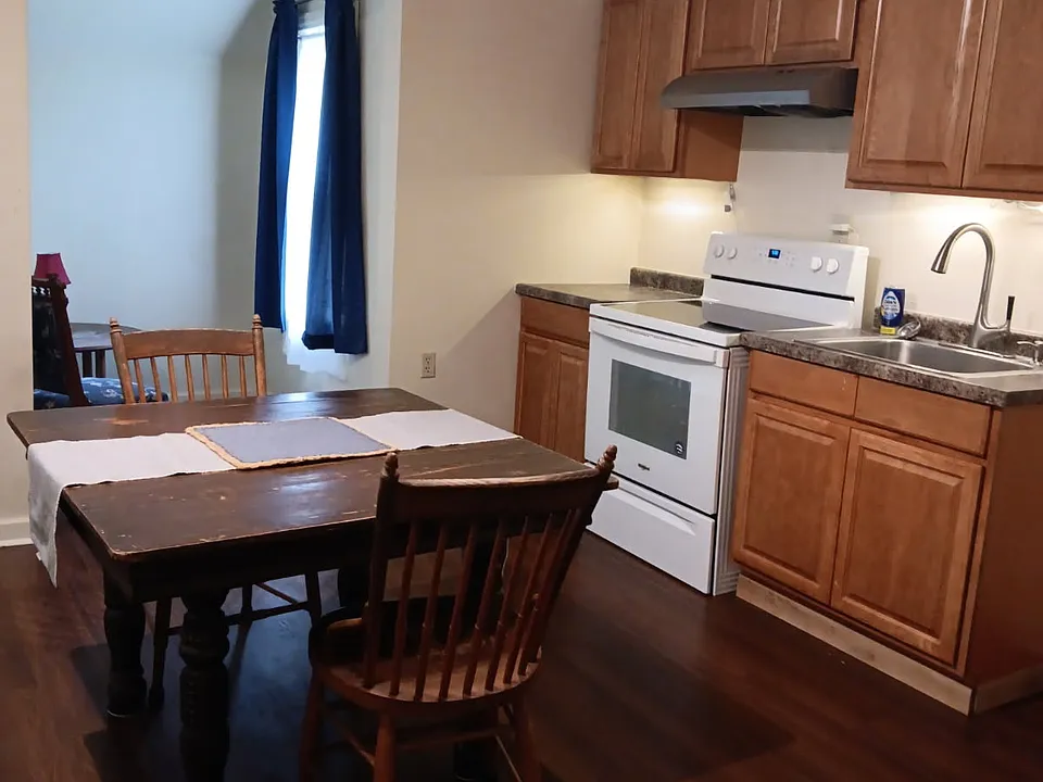308 Pewabic St #9