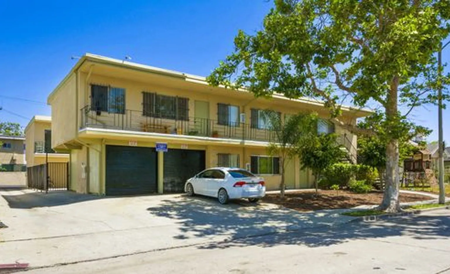 2 bed, 1.0 bath, 850 sqft, $2,450 — Photo 1
