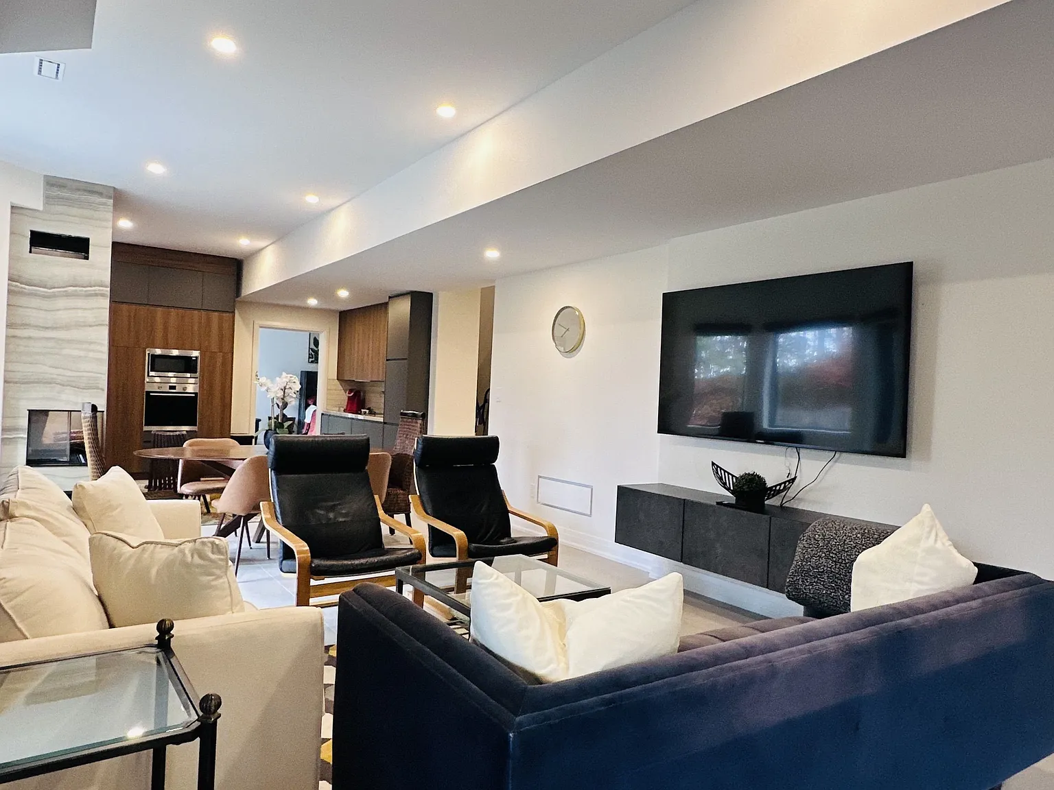 1 bed, $2,600 — Photo 2