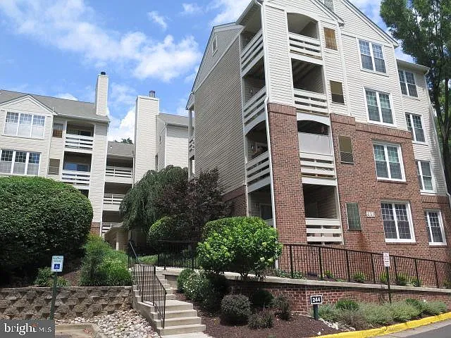 244 S Reynolds St — Photo 1