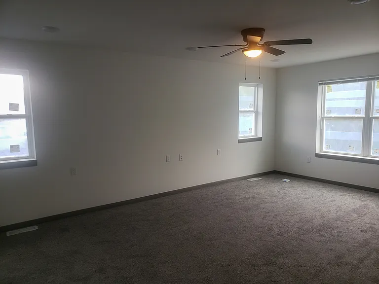 1218 Salem Dr — Photo 8