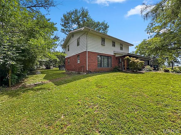 5th image of 3916 Centreville Ave