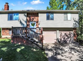 1268 W Greenbriar Dr, Greenwood, IN 46142