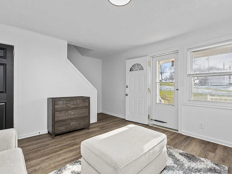 62 Midland Heights Cir #C — Photo 8