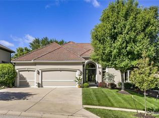 9648 Pickering St, Shawnee, KS 66227