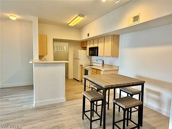 5th image of 2615 W Gary Ave Unit 1046
