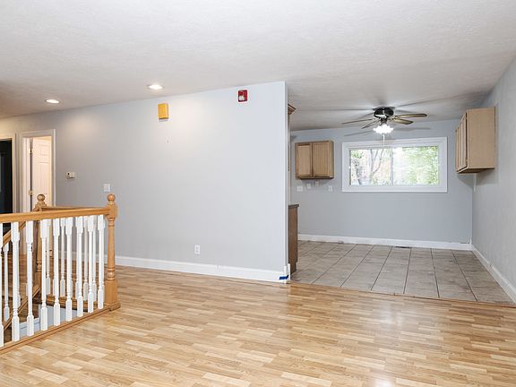 5th image of 327 Garfield Dr