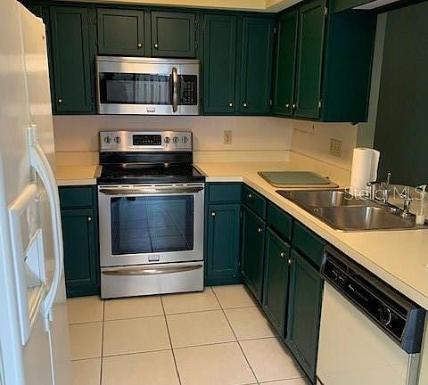 4th image of 16046 Dawnview Dr