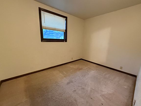 5th image of 5020 S 66th St