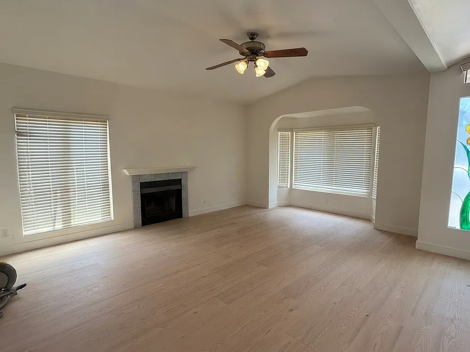 Three Seasons Rd