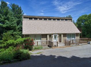 7082 Hickman Cemetery Rd, Radford, VA 24141