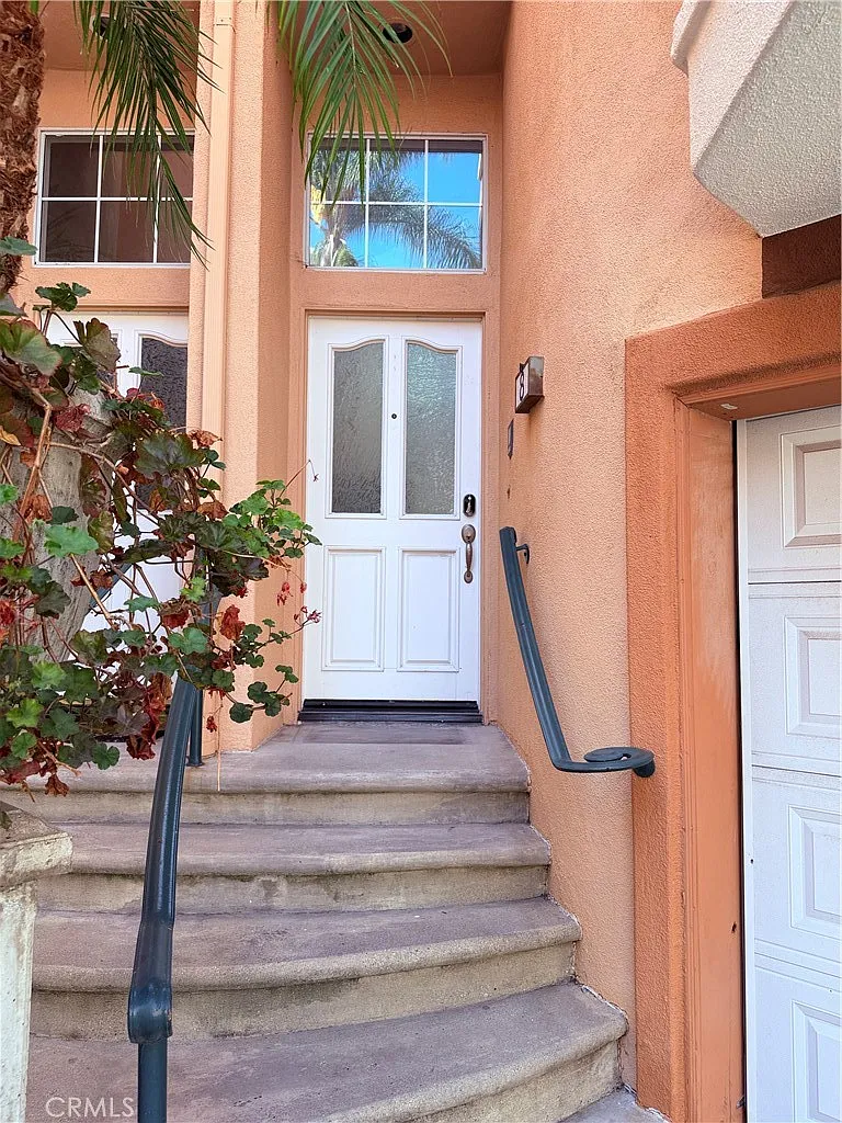 3 bed, 2.5 bath, 1676 sqft, $4,500 — Photo 4