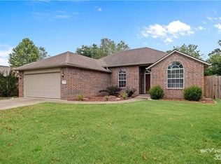 3913 SW Maple Rd, Bentonville, AR 72713