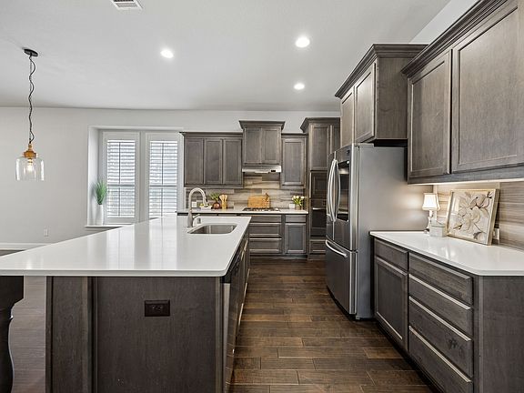 2nd image of 5512 Grove Cove Dr