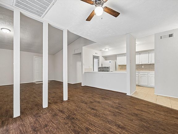 2nd image of 15627 Summer Briar Ct