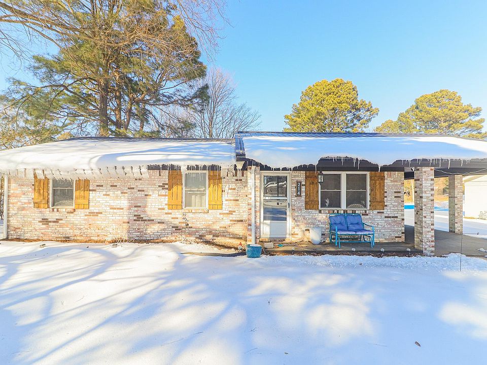 1st image of 214 Devine St