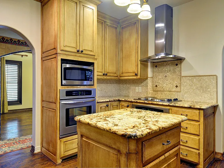 3407 Penticost St — Photo 15