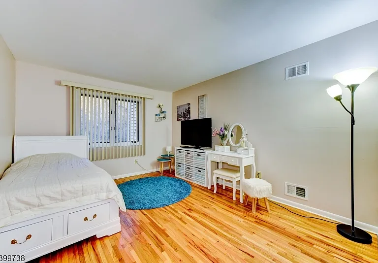 6 Hansen Pl #6 — Photo 34