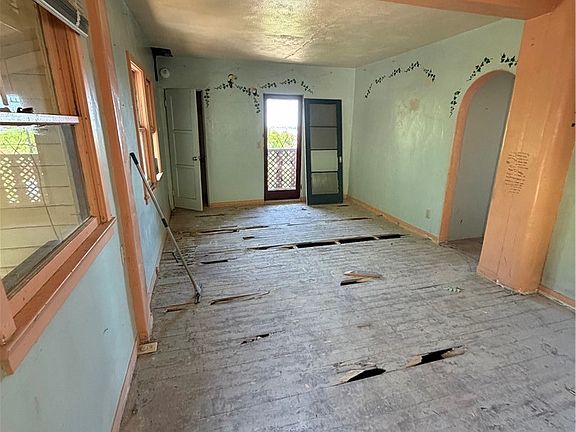 5th image of 7157 Leota Ln