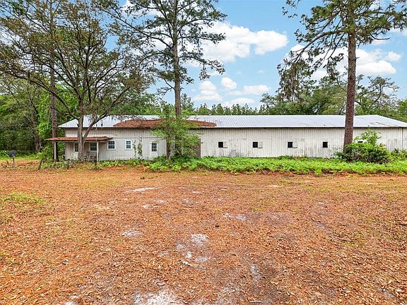 3rd image of 895 Lynn Rd